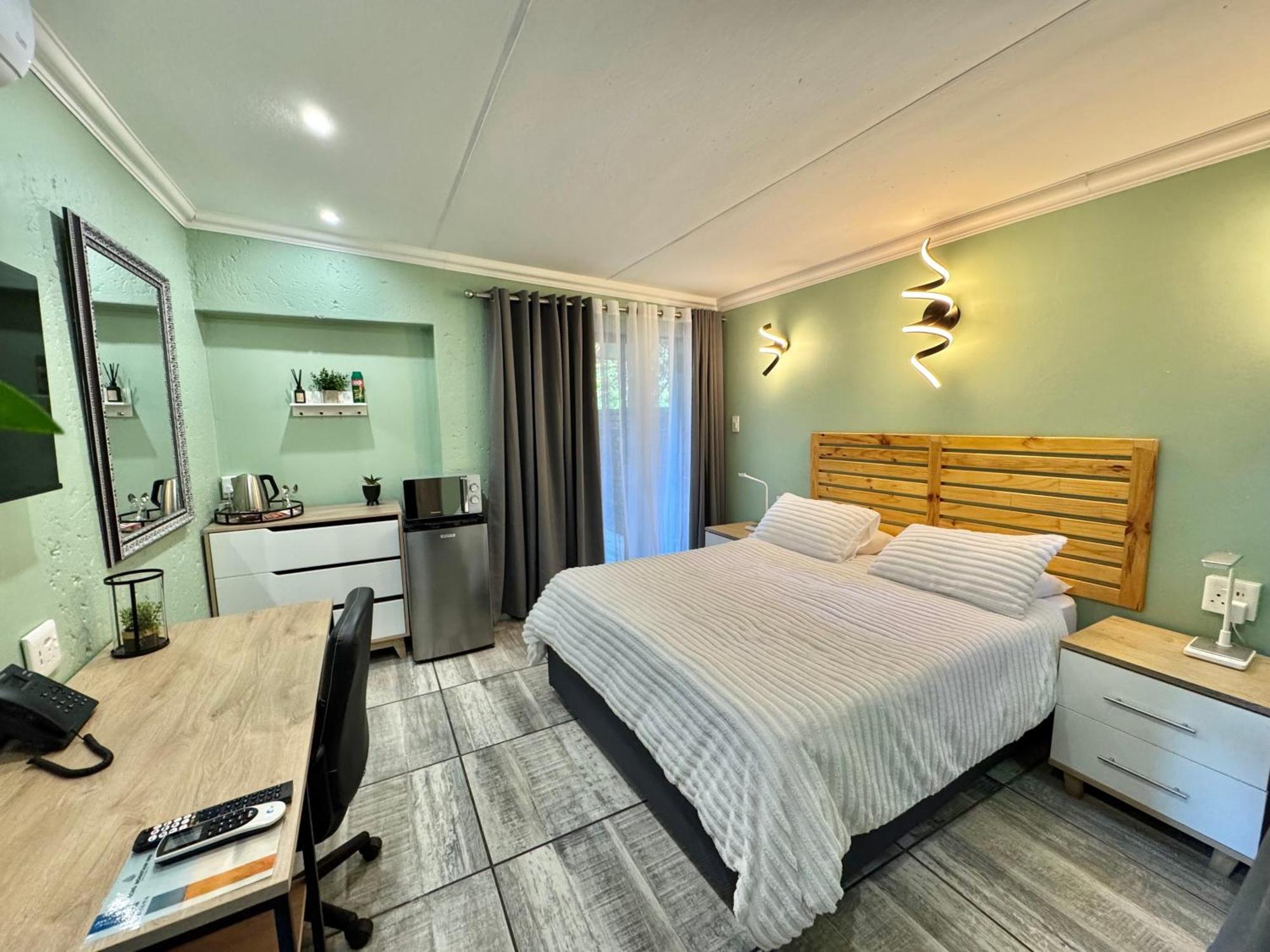 Echo Mountain Inn (Adults Only) Thabazimbi Luaran gambar